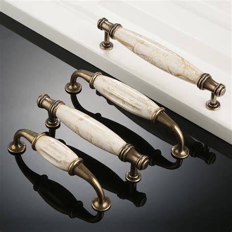 Drawer Pulls And Cabinet Hardware