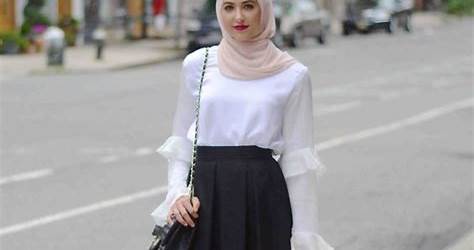 Dress Code Putih Pink Hijab