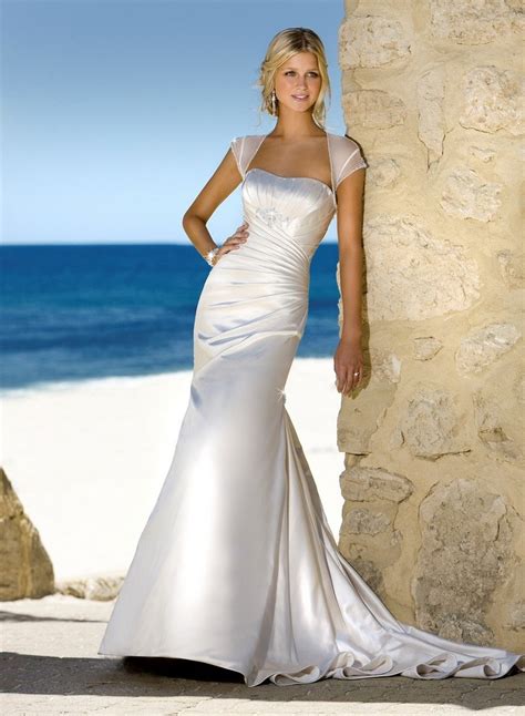 Top 10 perfect beach wedding dresses of 2014