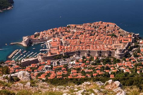 driving to Mount Srd