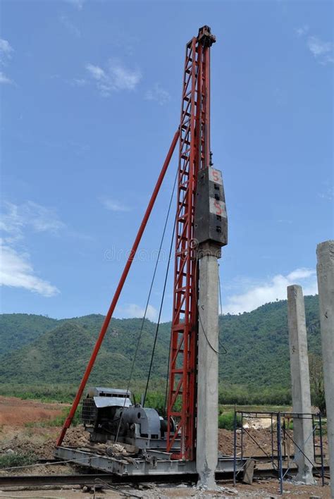 Drop Hammer Method Of Pile Driving