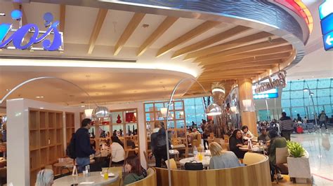 dubai international airport food court