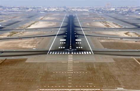 dubai international airport runways