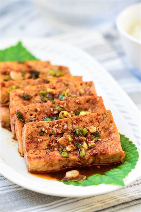 Spicy braised tofu (Dubujorim 두부조림) recipe