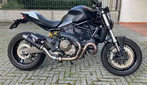 Ducati Monster 821 Noir Mat Moto250x