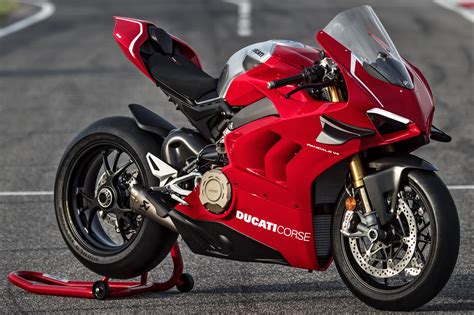 ducati panigale v4 r