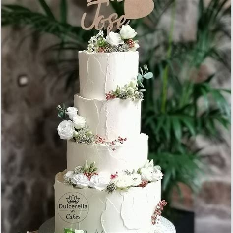 Sugar Flowers Cake by Dulcerella Cakes CakesDecor