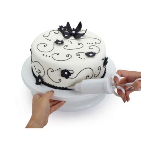 Dunelm Cake Decorating