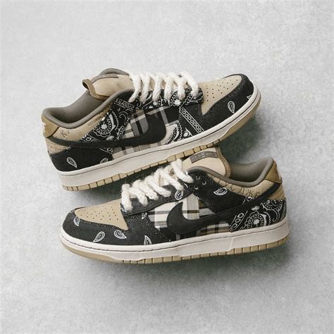 dunk sb travis scott