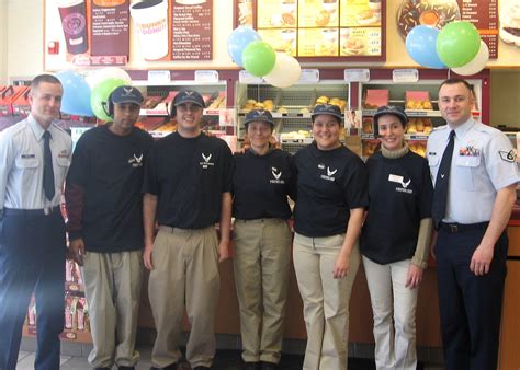 dunkin donuts dress code for employees