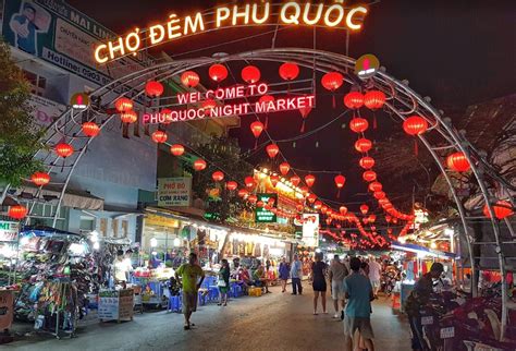 duong dong night market