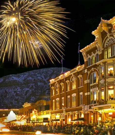 Top US Towns with Incredible Christmas Celebrations