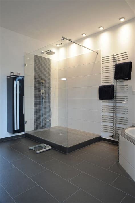 Begehbare Dusche moderne Designs und praktische Vorteile
