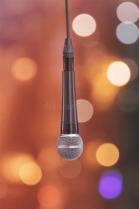 Dynamic Mic For Background Noise