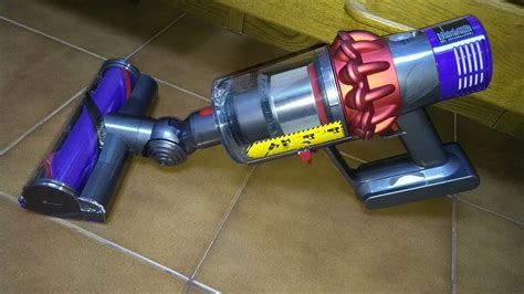 dyson v10 cyclone motorhead review