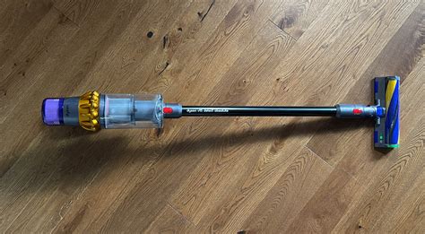 Dyson V15 Detect user manual (English 14 pages)