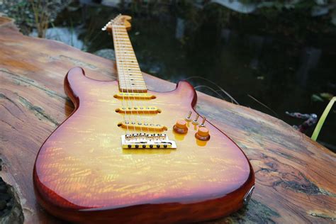 visions.de News VISIONS würdigt die EGitarre in großem Special 24.