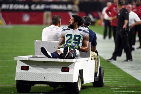Unleashing the True Power: Earl Thomas Dominates with Impressive Bench Press Skills