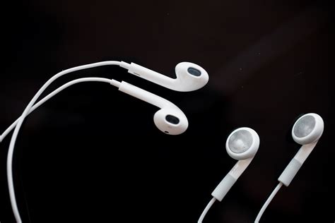 EarPods with Microphone and Remote BULK MD827ZM/B Apple