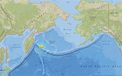earthquake hits alaska tsunami warning