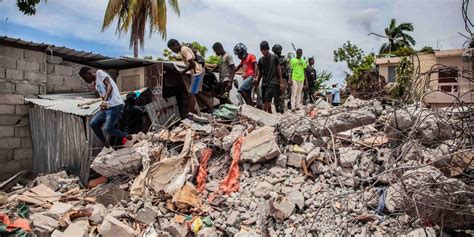 earthquake strikes haiti: humanitarian crisis
