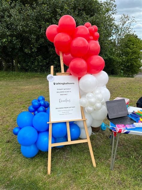 Easel Balloon Display