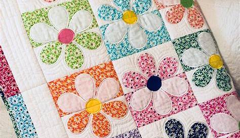 Flowers Easy quilts, Flower quilt patterns, Quilt patterns