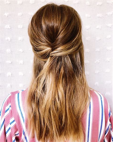 Super easy halfup, halfdown prom hairstyle for long hair! Prom