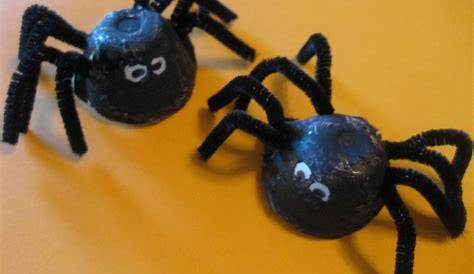 Easy Halloween Spider Crafts