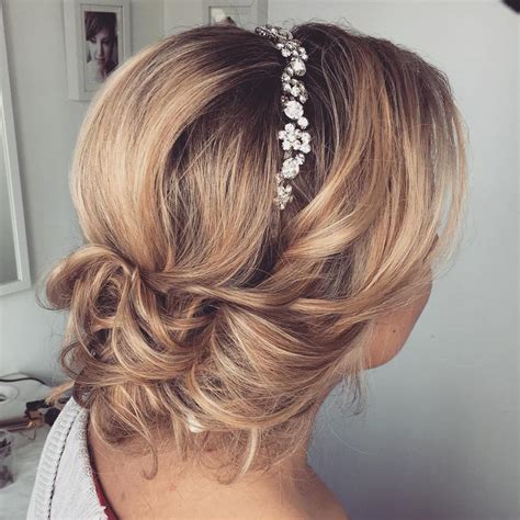  79 Stylish And Chic Easy Hairstyles For Medium Hair For Wedding With Simple Style