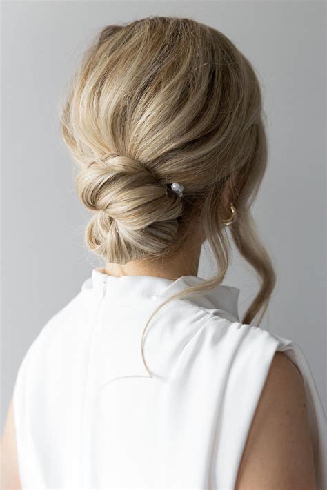 The Easy Low Bun Wedding Hair Trend This Years