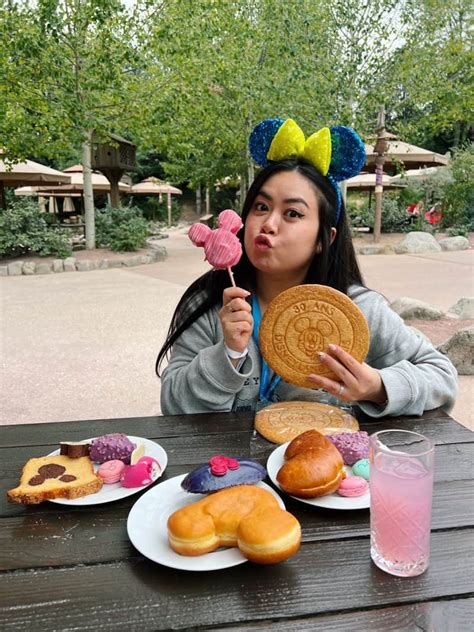 eating at disneyland paris