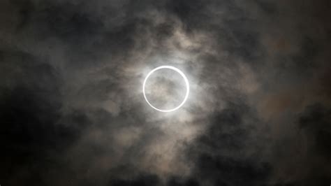 eclipse en colombia hoy