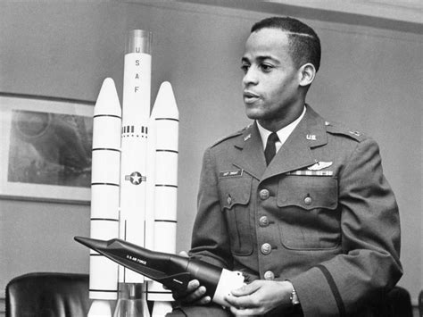 ed dwight african american astronaut
