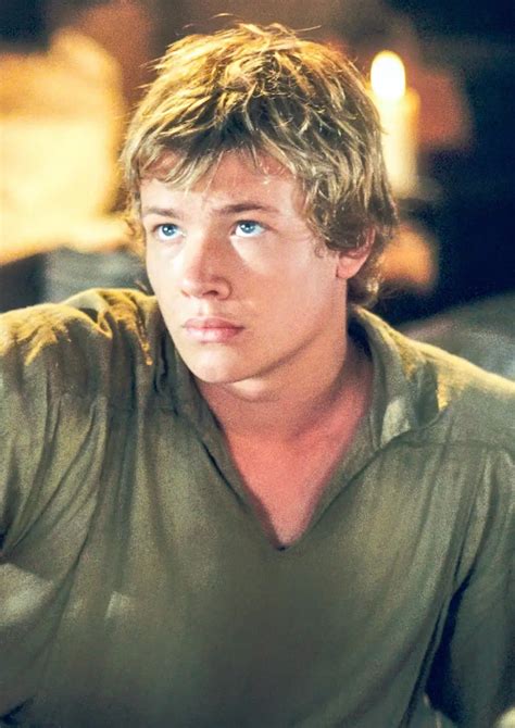 Ed Speleers Mbti