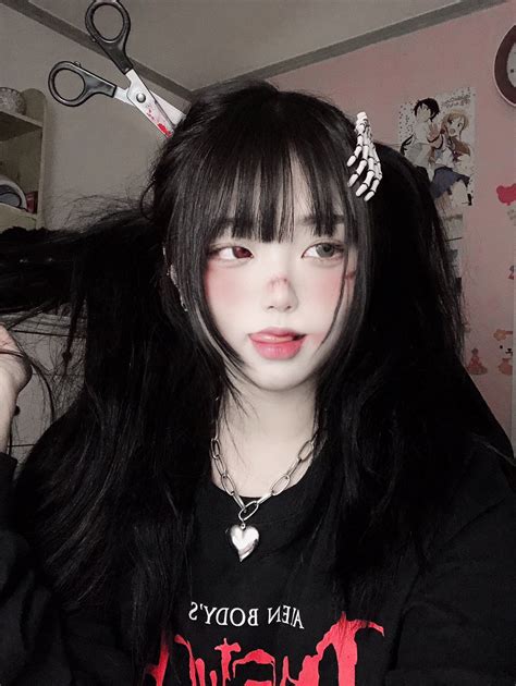 edgy girl aesthetic japanese culture