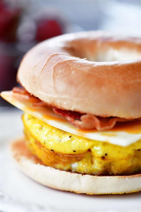 Egg Breakfast Bagel