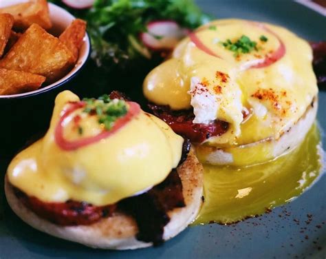 Eggs Benedict Jakarta