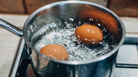 Eggs boiling