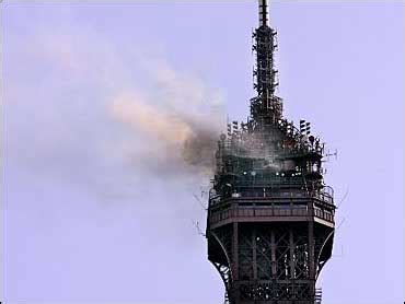 eiffel tower news fire