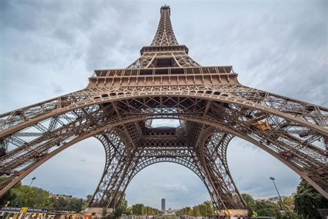 eiffel tower structure information