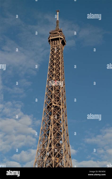Close up of the top of the Eiffel Tower A perfect photo of… Flickr