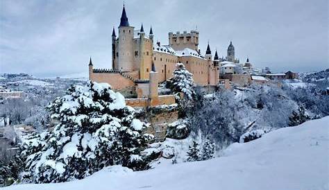 El alcázar de Segovia a vista de dron tras la nevada