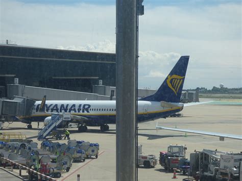 RYANAIR B737800 OnBoard Landing at Barcelona El Prat Airport YouTube