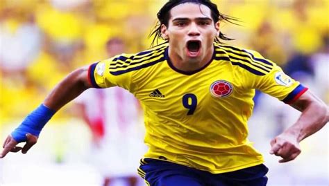 el mejor futbolista colombiano