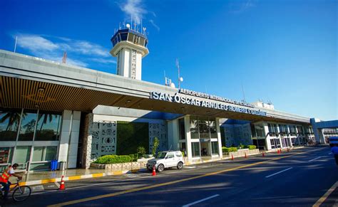 el nombre del aeropuerto de el salvador