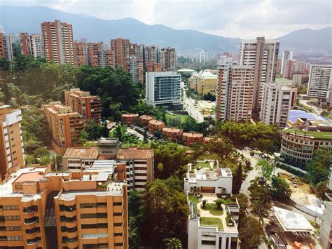 el poblado park medellin