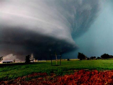 el reno tornado 2013 full size