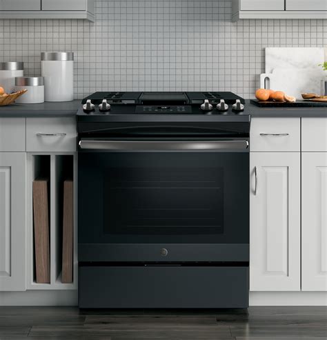 Electric Range With Controls In Front