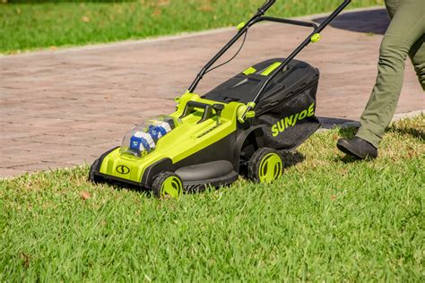 electric rotary mower with roller